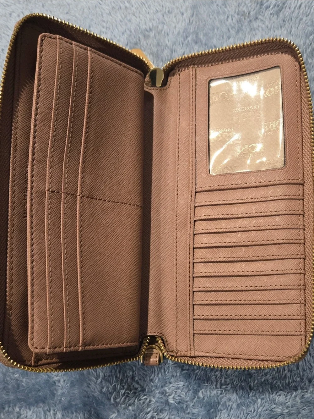 Michael Kors Jet Set Travel Wallet